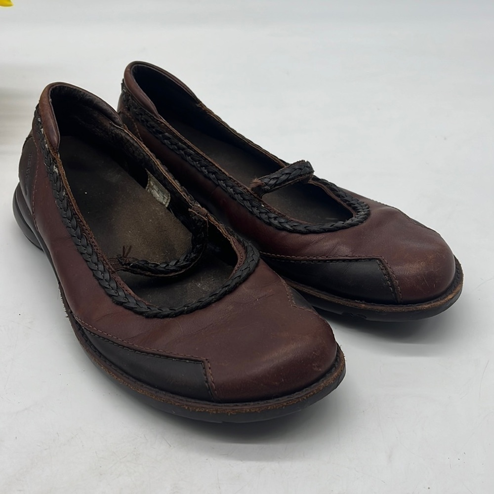 Merrell two tone Brown Leather Ballet Flat Sz 9. MR2622A